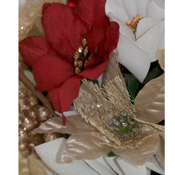 Holiday Vintage Santa Boot Floral Arrangement Centerpiece, Poinsettia Flowers - Picture 8 of 10